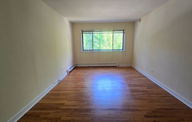 1 bed, 1 bath, 700 sqft, $1,690, Unit 431-#323