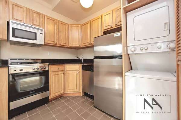 898 UN ST