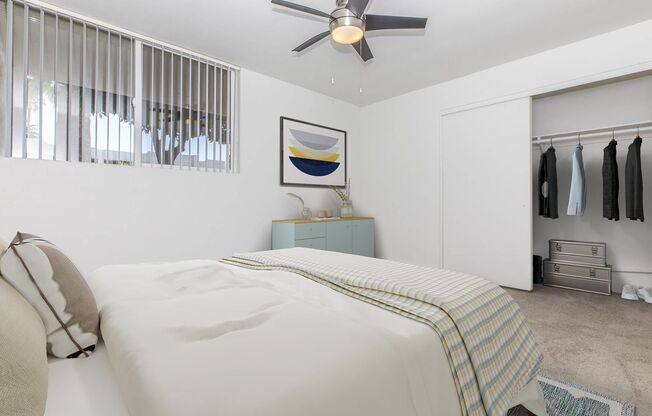 2 beds, 1 bath, 800 sqft, $1,549, Unit 112