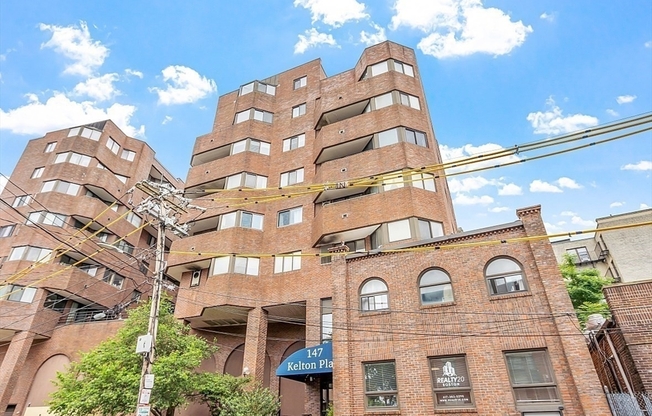 2 beds, 2.5 baths, 1,145 sqft, $3,500, Unit 717