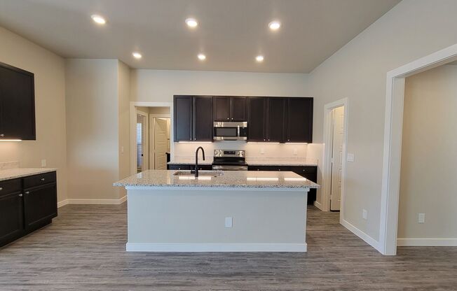 4/2/2 - New Construction - Upland Crossing