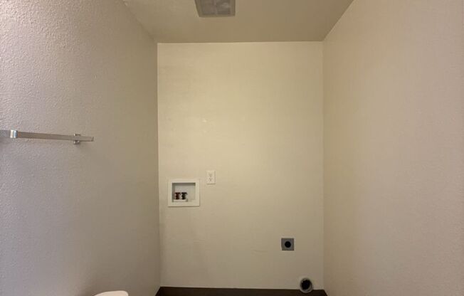 2 beds, 1.5 baths, 942 sqft, $1,399, Unit 4421A08