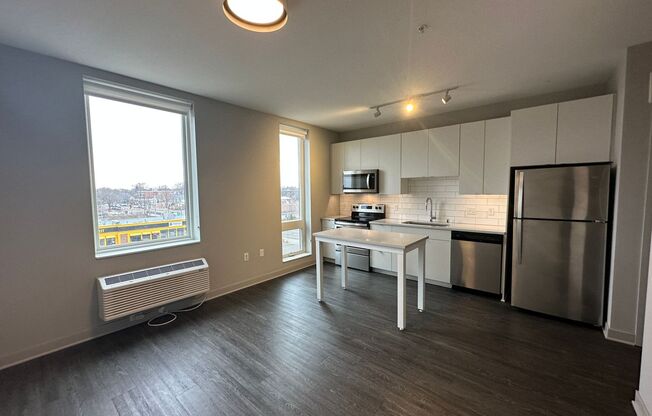 1 bed, 1 bath, 540 sqft, $1,795, Unit 301
