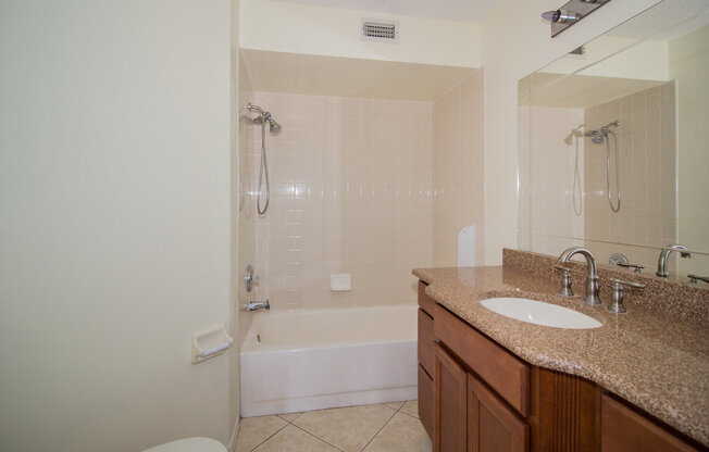 2 beds, 2 baths, $1,775, Unit Unit 121