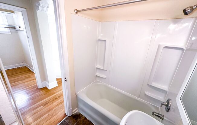 Studio, 1 bath, 365 sqft, $1,295, Unit 312