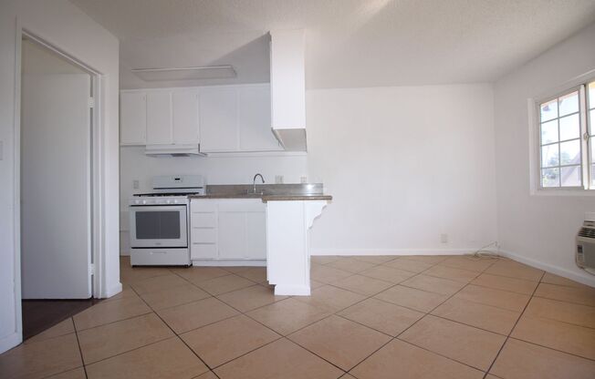 1 bed, 1 bath, $1,700, Unit 6