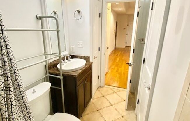 1 bed, 1 bath, $2,300