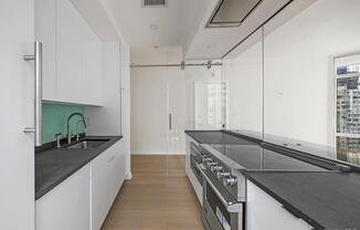 207 W 57 ST