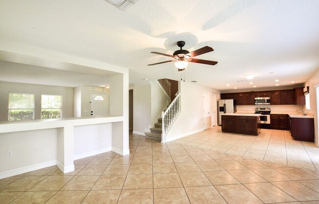 Amazing 4 Bed 2.5 Bath Home For Rent in Orlando, FL!