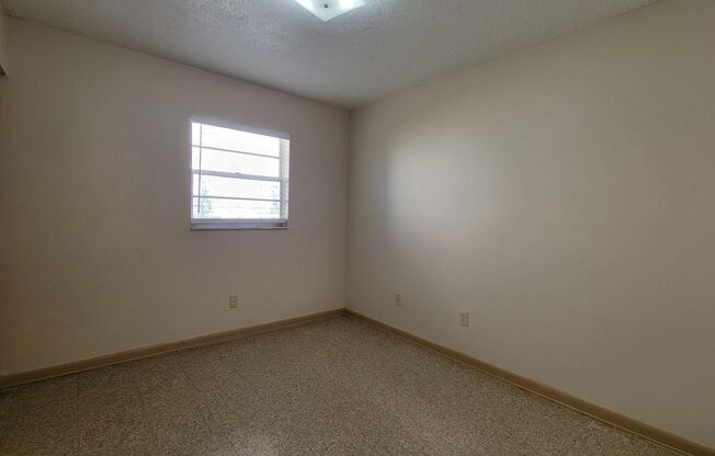 Cozy 3 bedroom/2 bath home - NO HOA