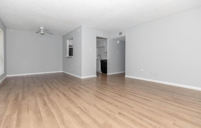 2 beds, 2 baths, 975 sqft, $1,299