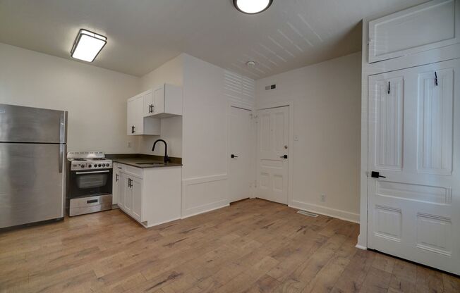 1 bed, 1 bath, $1,299, Unit 718 - 04