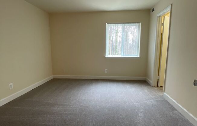 3 beds, 2 baths, 1,152 sqft, $2,350, Unit 14201 #104