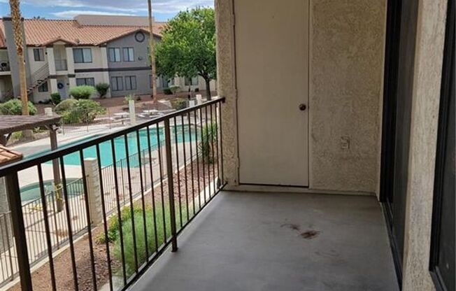 2 beds, 2 baths, $1,350, Unit Building 4