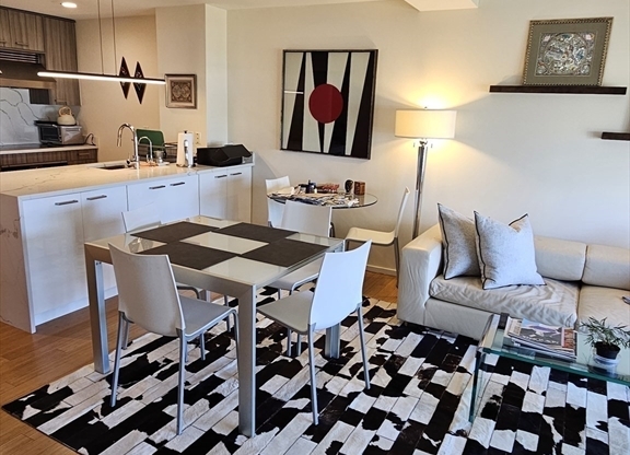 1 bed, 1 bath, 747 sqft, $3,450, Unit 707T