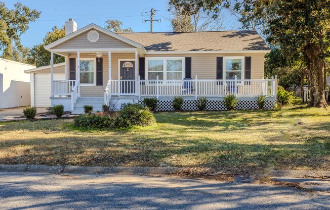 Welcome to your dream cottage getaway in the Navy Point community!