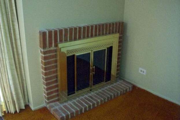 1546 WILLIAMSBURG DR