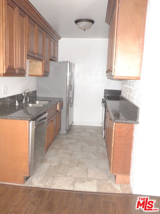 1166 AMHERST AVE