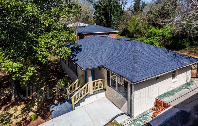 214 NAPOLEON DR SW
