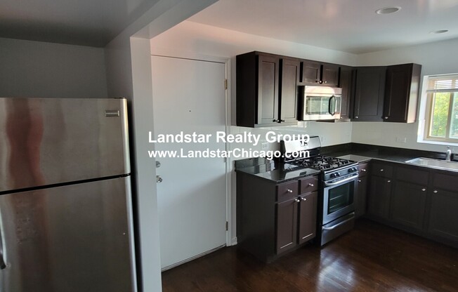 2534 W FITCH AVE