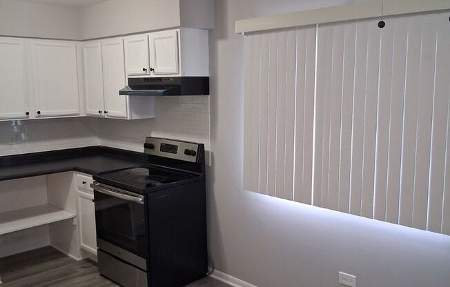 2 beds, 1 bath, $1,650, Unit 609-102