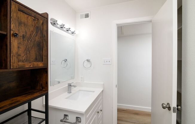 1 bed, 1 bath, 750 sqft, $1,000, Unit 209