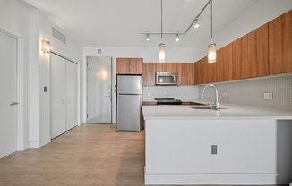 1 bed, 1 bath, 814 sqft, $3,400, Unit 410