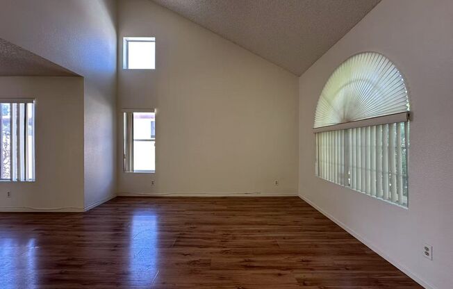 ozy 2-story single-family hom