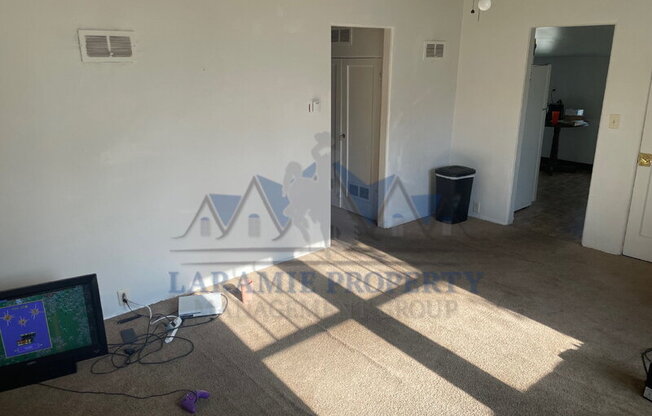 1526 GRAND AVE