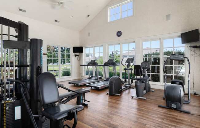 the gym at the preserve apartments