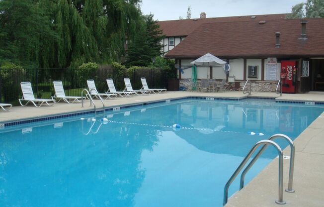 1 bed, 1 bath, 810 sqft, $1,064, Unit I302