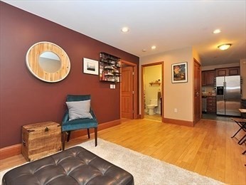 1 bed, 1 bath, 689 sqft, $2,600, Unit 11