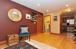 1 bed, 1 bath, 689 sqft, $2,600, Unit 11