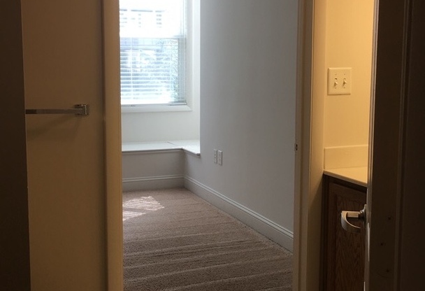 2 beds, 2 baths, 840 sqft, $1,966, Unit 4-0302