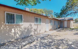 340 Grove St SE