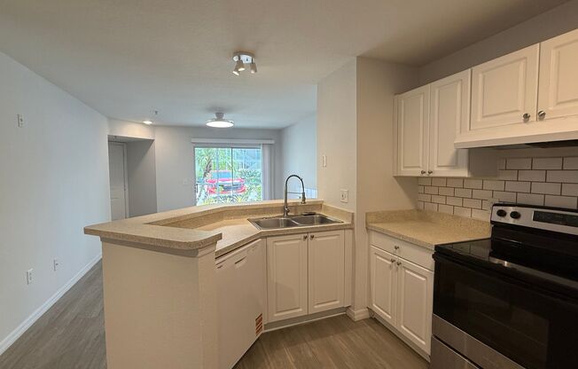 1 bed, 1 bath, $1,650, Unit # 401