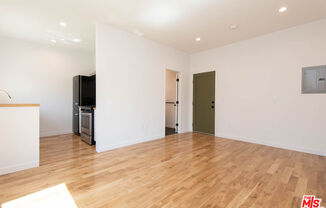 3700 SUNSET BLVD