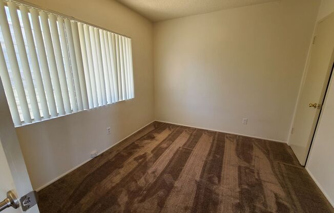 2 beds, 1 bath, 800 sqft, $2,500