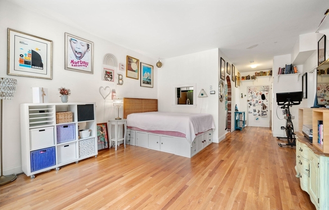 298 Commonwealth Ave.