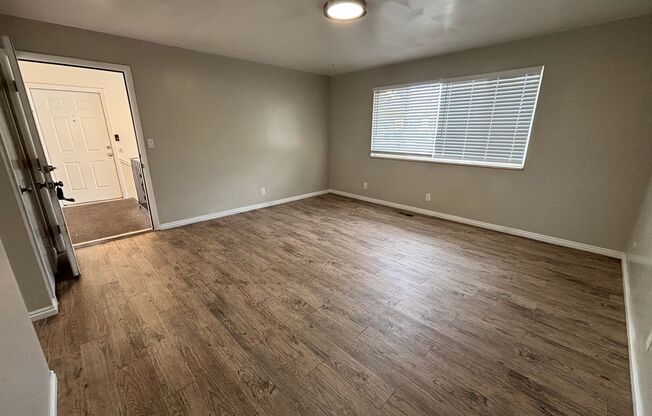 2 beds, 1 bath, 940 sqft, $1,145, Unit Unit 17