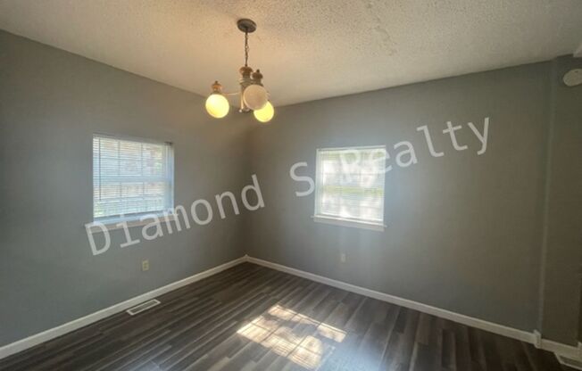 3 beds, 1.5 baths, $1,000