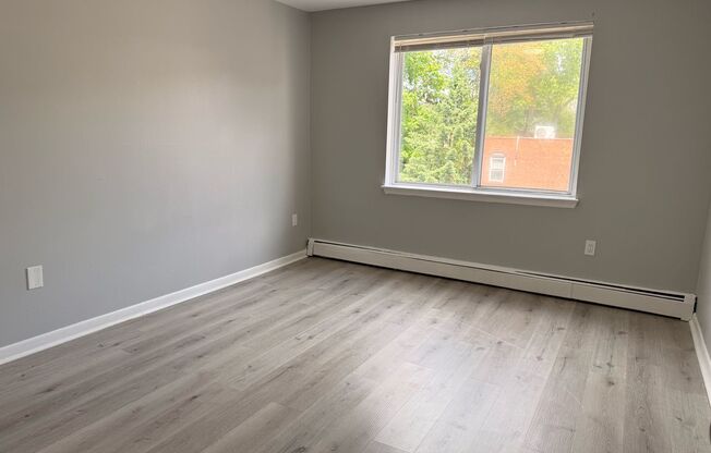 2 beds, 1 bath, 900 sqft, $1,550, Unit C8