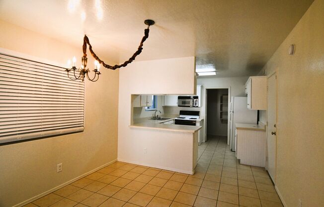 Great East Mesa Location! Freshly Painted! 8802 E. University Dr. Unit 1 Mesa, AZ 85207