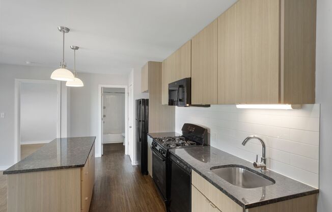 2 beds, 2 baths, 622 sqft, $2,400, Unit 319