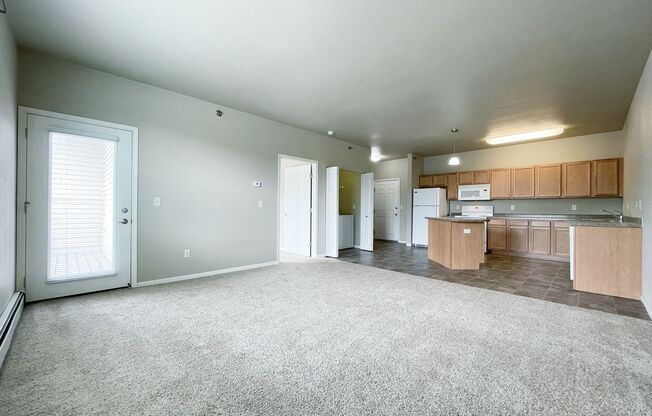 Encore Apartments - Located in quiet residential neighborhood in NE Minot