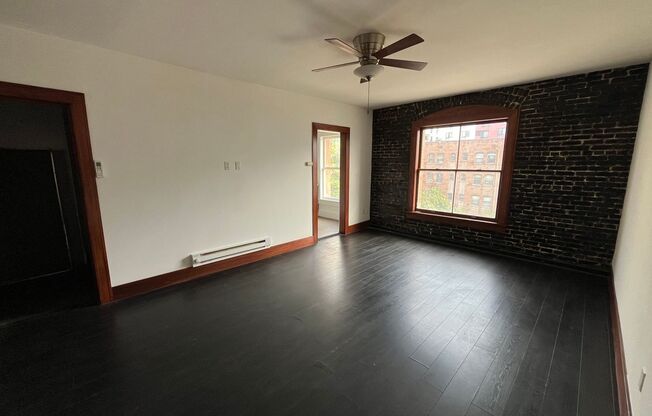 Studio, 1 bath, 350 sqft, $1,549, Unit I412