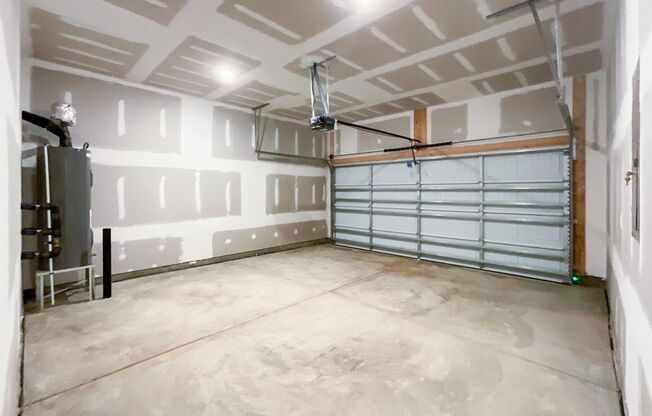 3 beds, 2.5 baths, $2,800