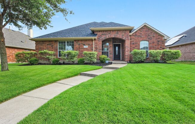 Stunning 4 bed/4 bath home in Frisco ISD!