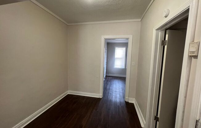 Studio, 1 bath, 400 sqft, $600, Unit #1