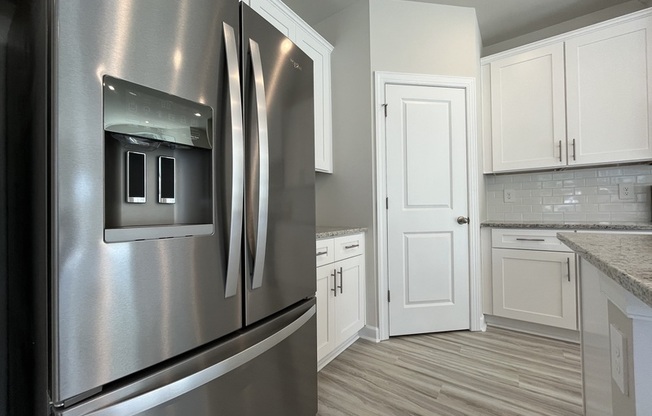 1716 BRAEMAR VLG DR